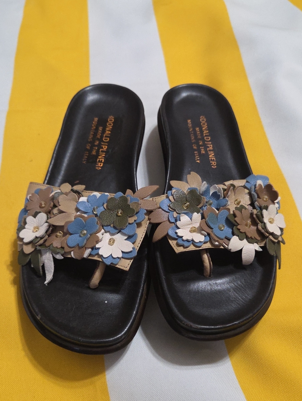 Donald J Pliner Italy Leather Floral Slide Sandals 3D Flowers Multicolor